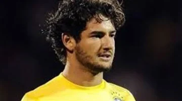 صفقة مفاجئة.. ألكسندر باتو يشتري صيداً ثميناً في الدوري الإنجليزي بمبلغ ضخم